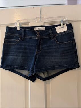 Hollister Low-Rise Shortie Short Dark Wash Denim Tight Fit Size 14 W32